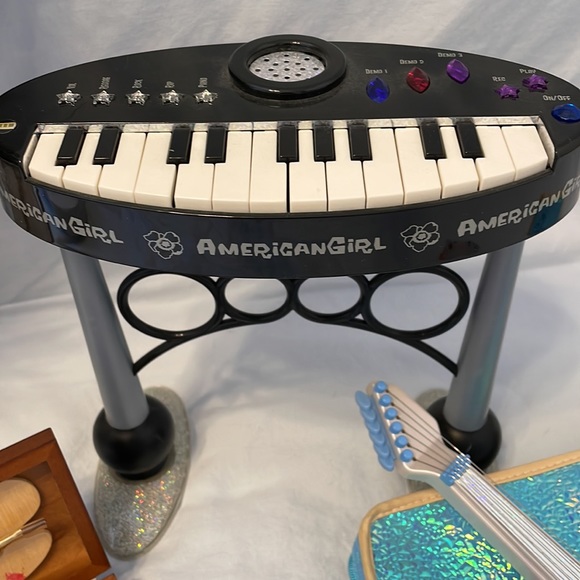 American Girl - Music & Art Accessories - Picture 3 of 4